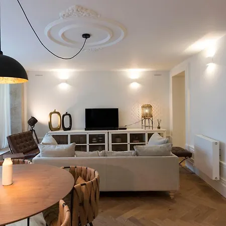 Classy & Stylish Duplex Oporto