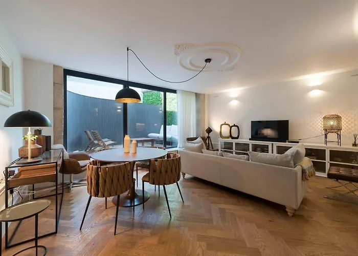 Classy & Stylish Duplex דירה