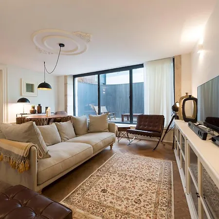Classy & Stylish Duplex Apartment *
