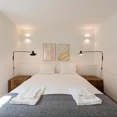 Classy & Stylish Duplex Porto